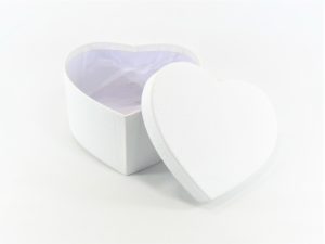 HEART BOX WHITE 24