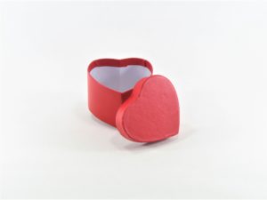 BOX HEART RED 9