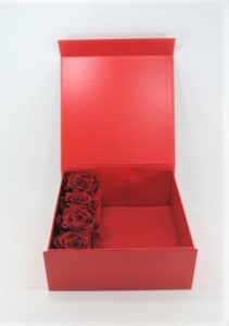 LUX BOX MATT RED S ČERVENÝMI RUŽAMI