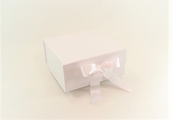 LUX BOX MATT SATIN WHITE 15,2x15,2x7cm